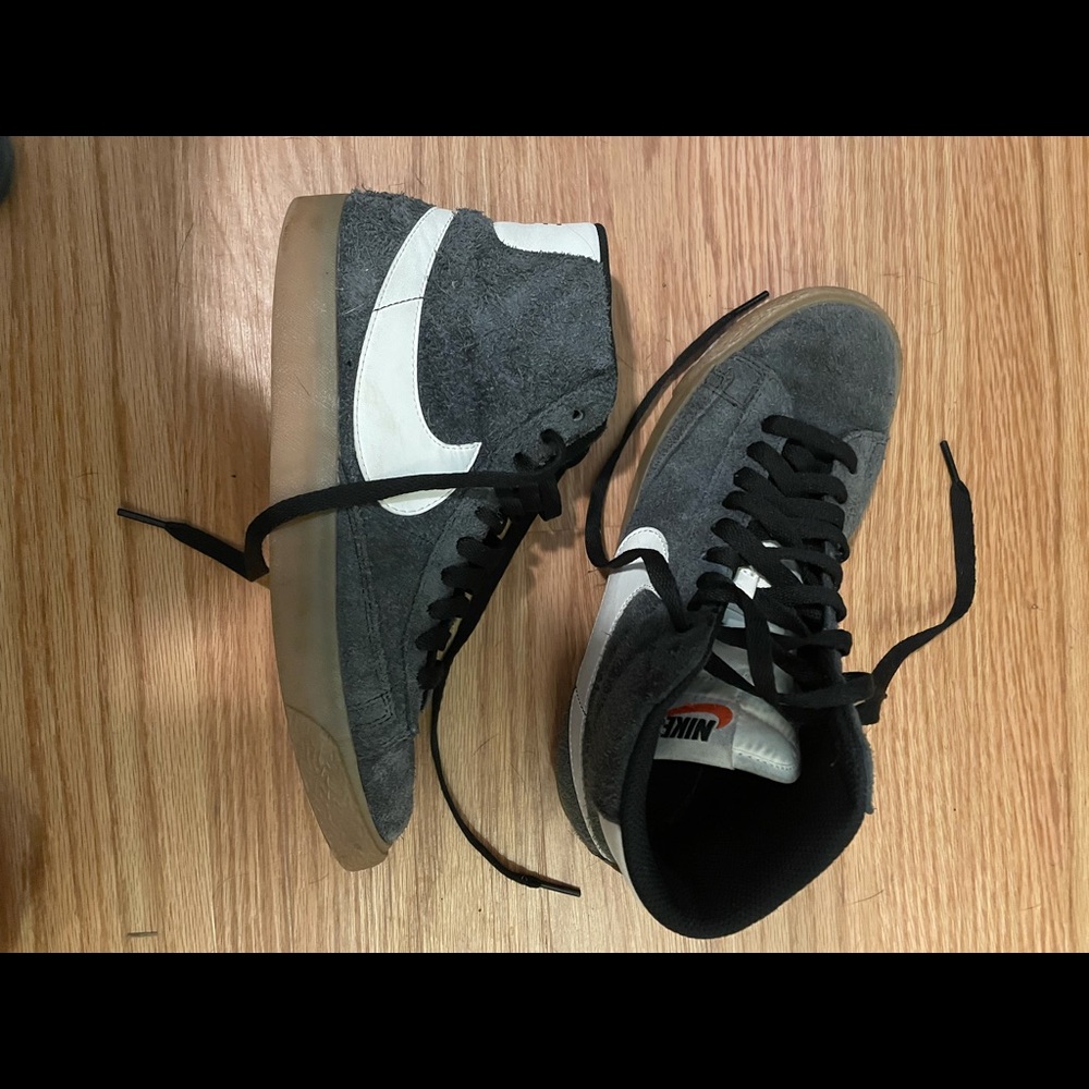 Grey Nike Blazer Mid 77 Suede